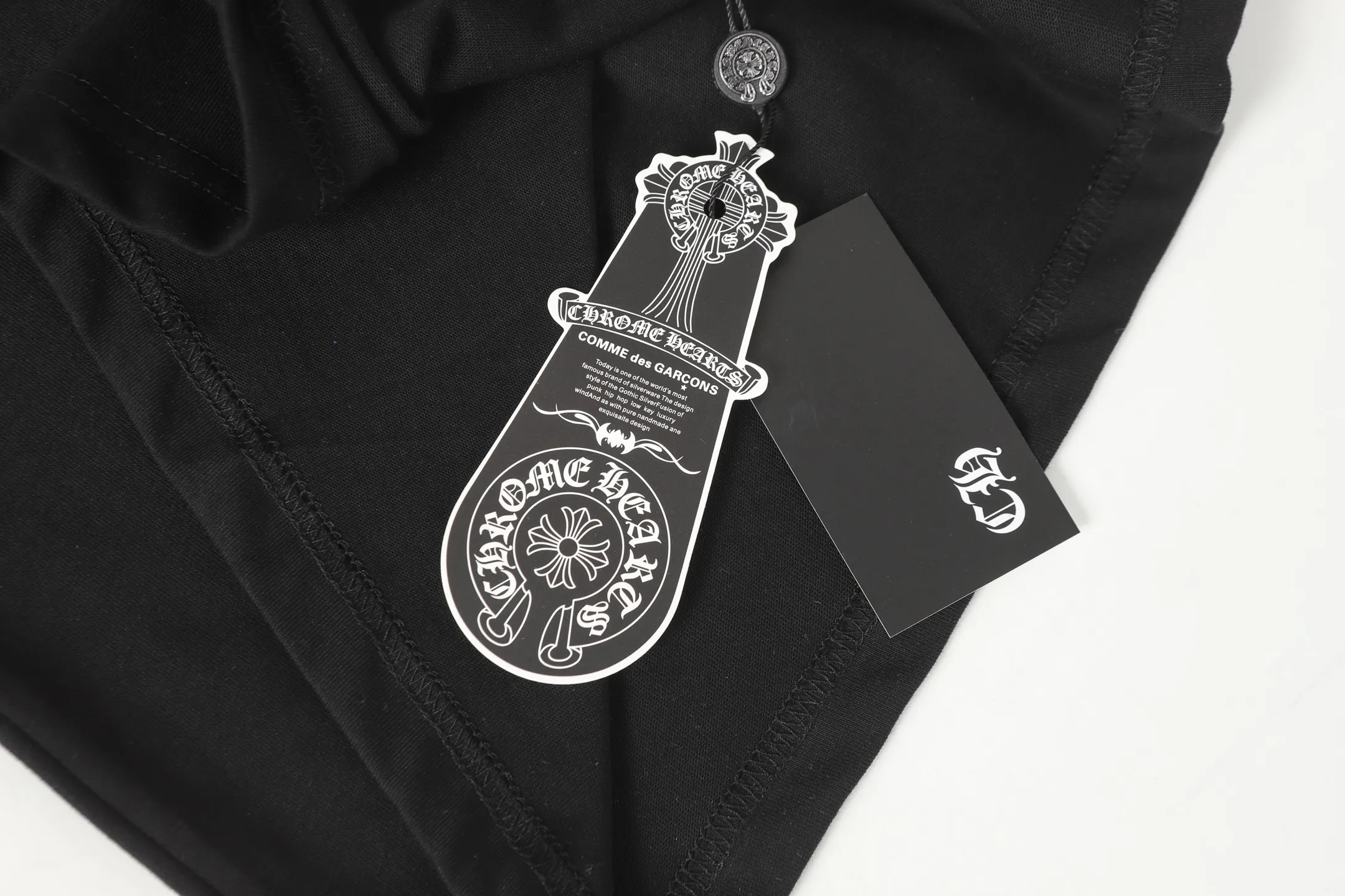 P150 Cross-border model, please do not place an order if you are looking for quality -Chrome Hearts/Chrome Hearts Sanskrit printed popular long-sleeved T-shirt -High weight, high density and high quality. The wool is soft, delicate and skin-friendly. Soft and silky to the touch. Excellent warmth and skin-friendly properties. -Customized weaving and dyeing, no color difference, regardless of fabric or workmanship details. Comparing the ordinary version on the market -Colour: black white -Size: S M L XL